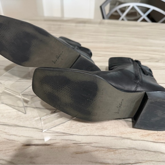 Sam Edelman Black Leather Ankle Boots Gold Logo - Picture 3 of 3